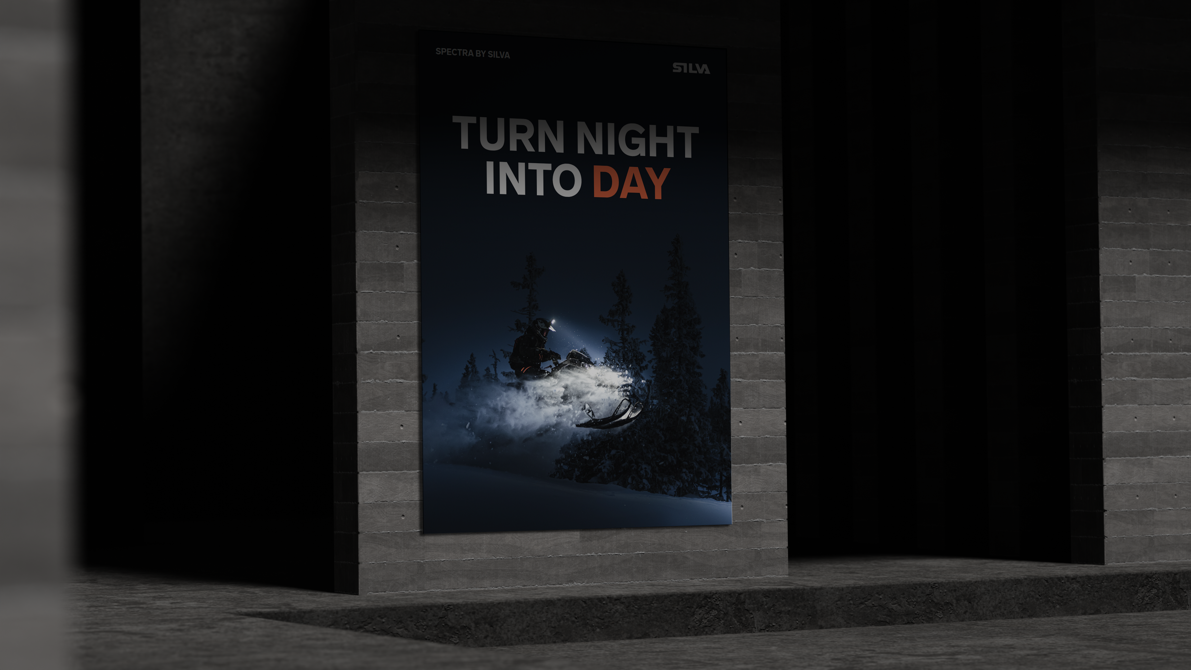Poster mockup med text "turn night into day" Spectra pannlampa skapar starkt ljus - Ny Studio